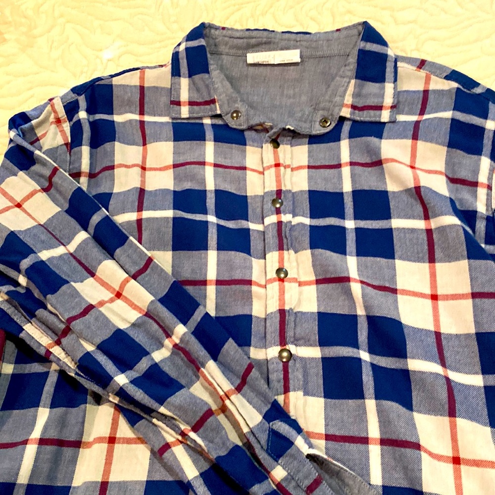 Long sleeve True nation shirt. XL Tall, snap buttons